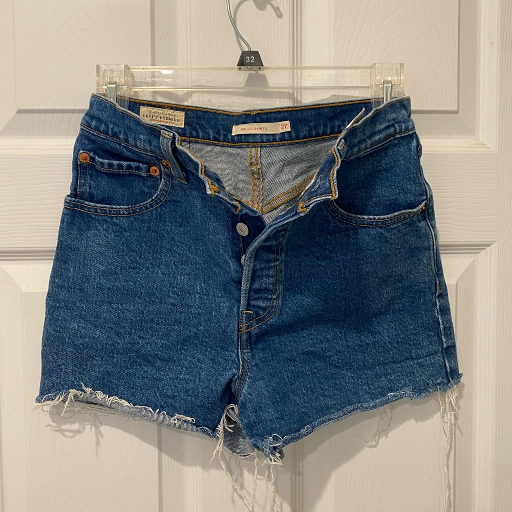 Levi’s Ribcage shorts